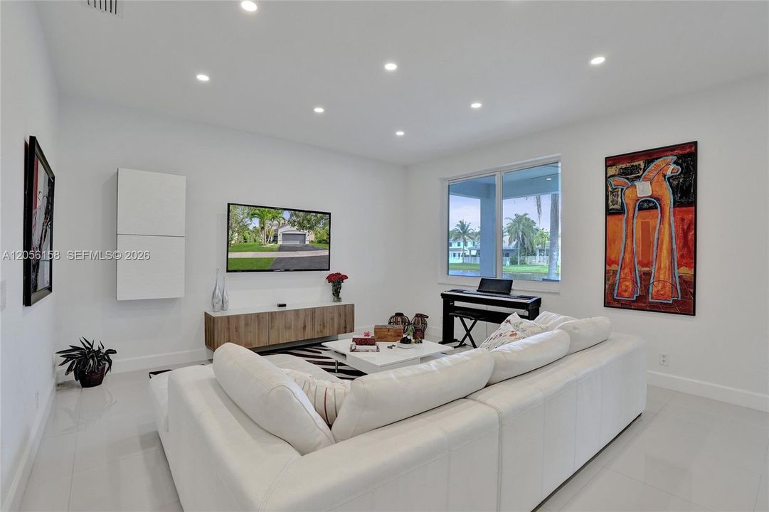 En Venta: $1,088,000 (5 camas, 3 baños, 2480 Pies cuadrados)
