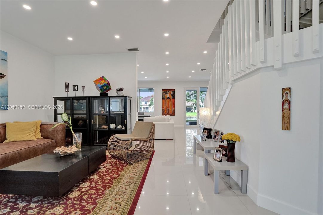 En Venta: $1,088,000 (5 camas, 3 baños, 2480 Pies cuadrados)