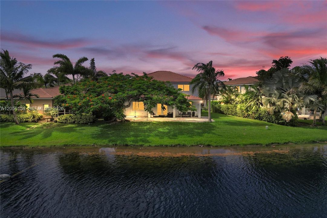En Venta: $1,088,000 (5 camas, 3 baños, 2480 Pies cuadrados)