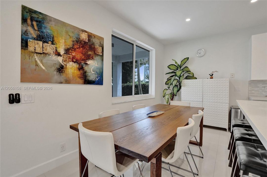 En Venta: $1,088,000 (5 camas, 3 baños, 2480 Pies cuadrados)