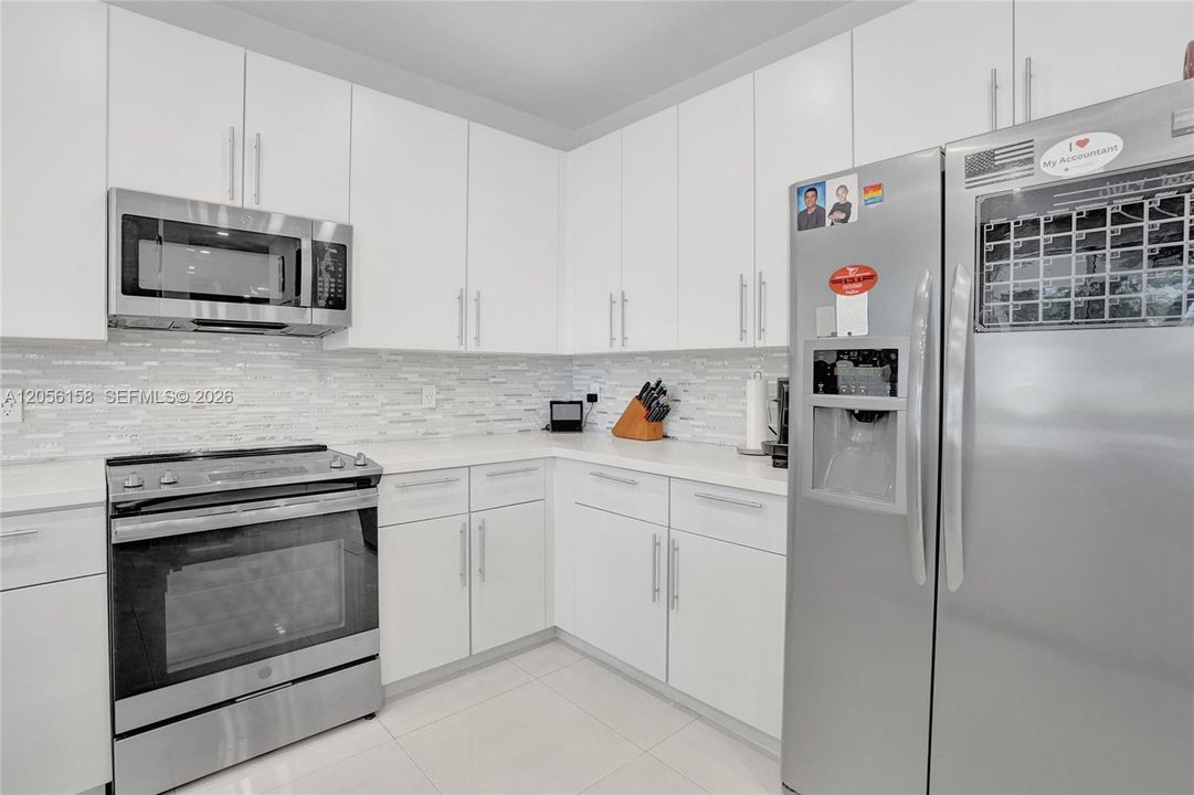 En Venta: $1,088,000 (5 camas, 3 baños, 2480 Pies cuadrados)
