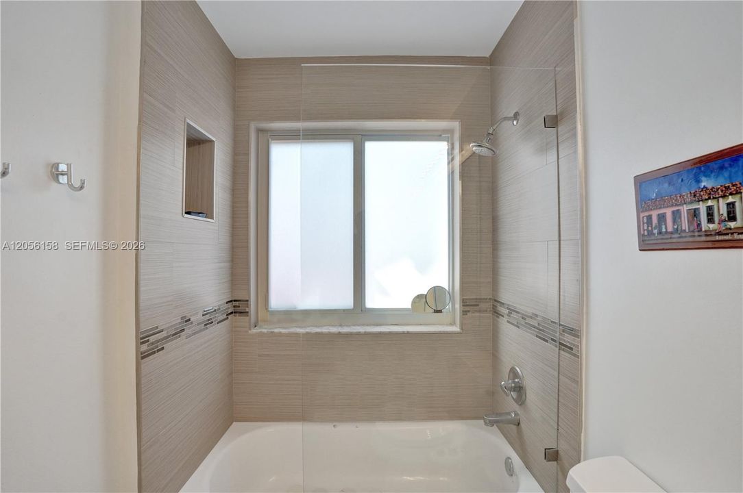 En Venta: $1,088,000 (5 camas, 3 baños, 2480 Pies cuadrados)