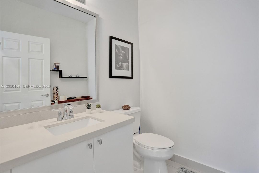 En Venta: $1,088,000 (5 camas, 3 baños, 2480 Pies cuadrados)