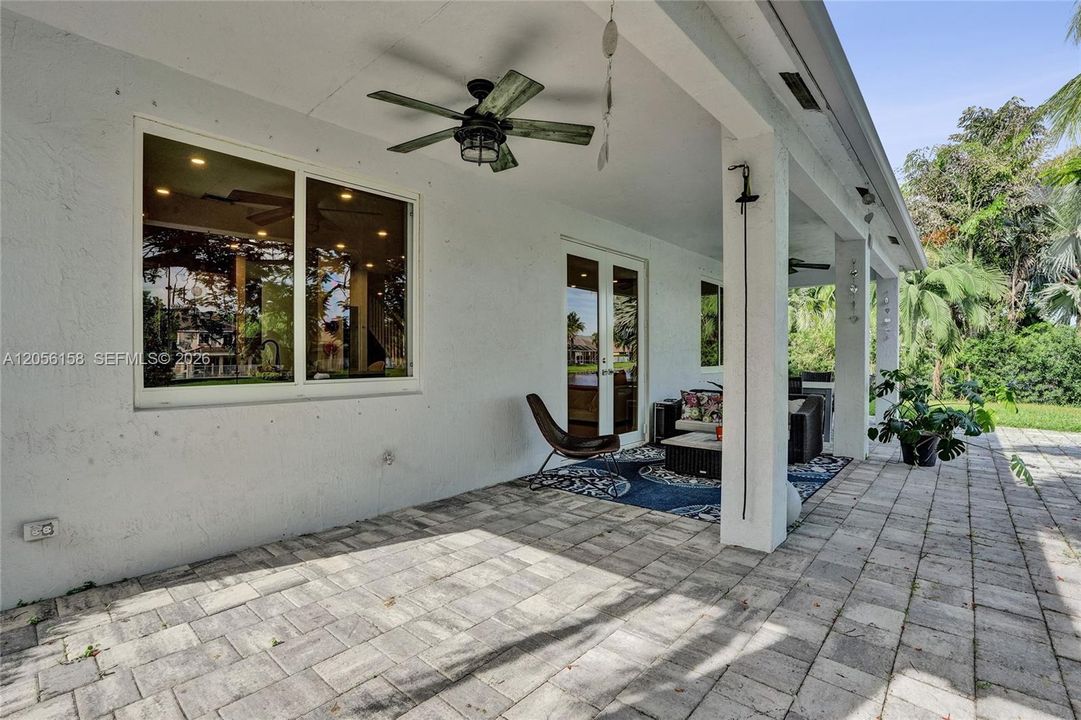 En Venta: $1,088,000 (5 camas, 3 baños, 2480 Pies cuadrados)