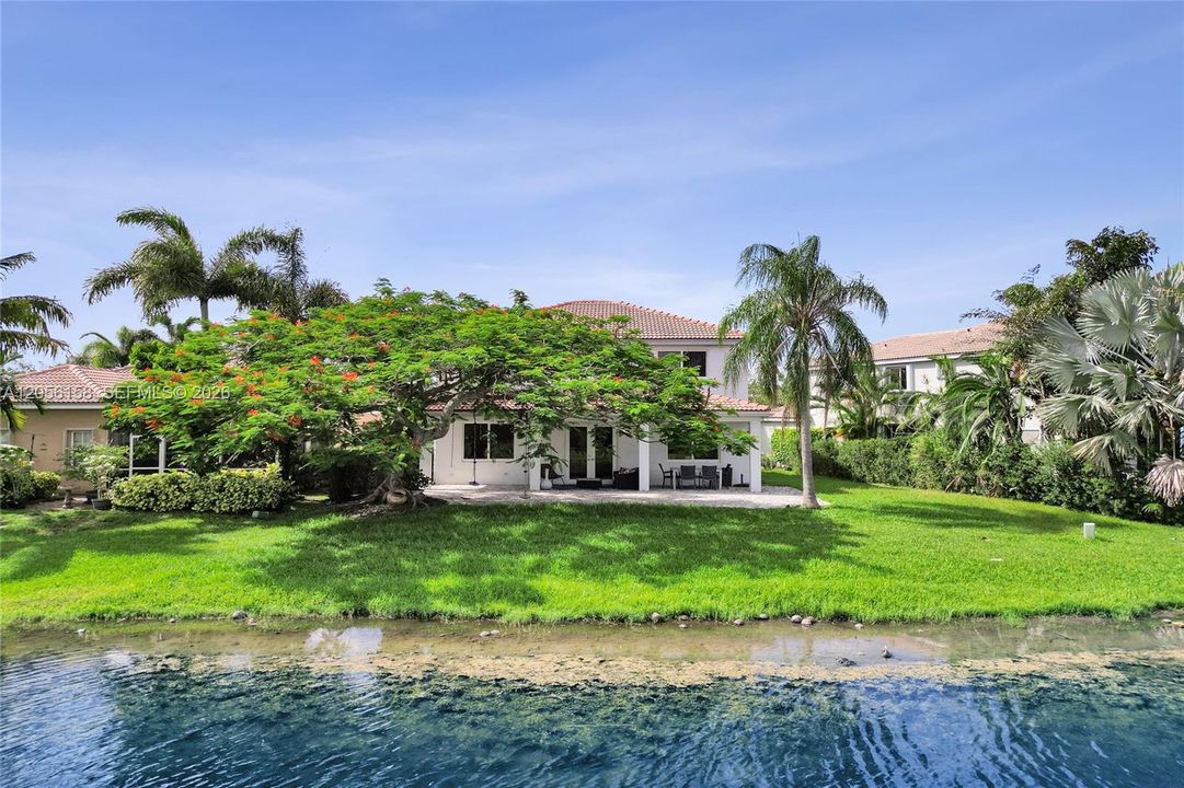 En Venta: $1,088,000 (5 camas, 3 baños, 2480 Pies cuadrados)
