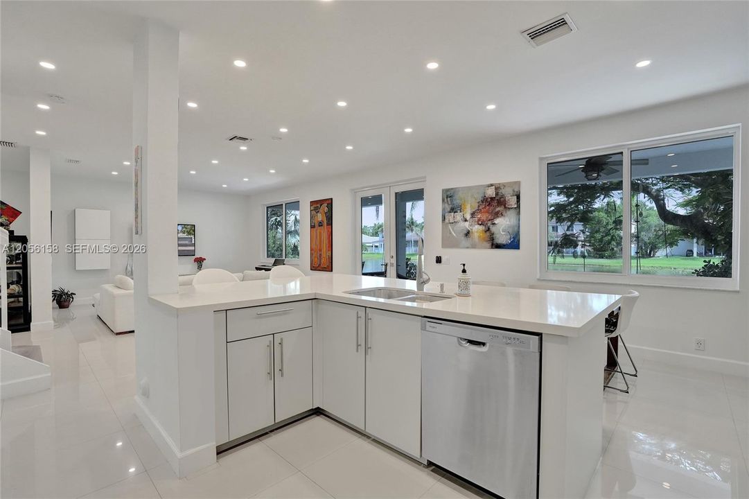 En Venta: $1,088,000 (5 camas, 3 baños, 2480 Pies cuadrados)