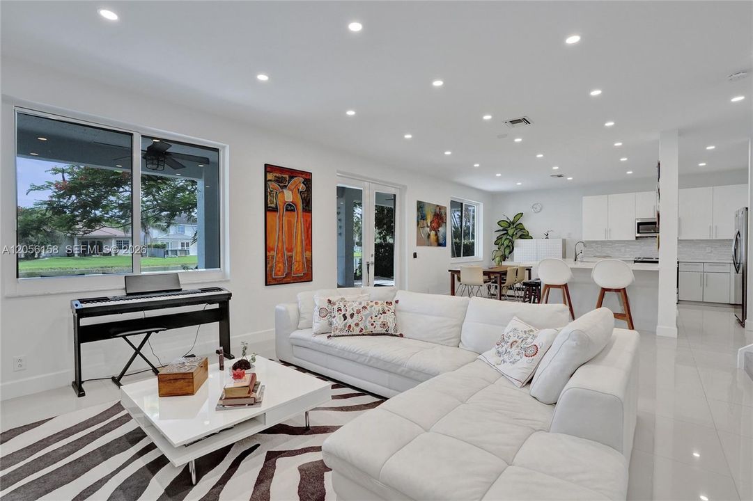 En Venta: $1,088,000 (5 camas, 3 baños, 2480 Pies cuadrados)