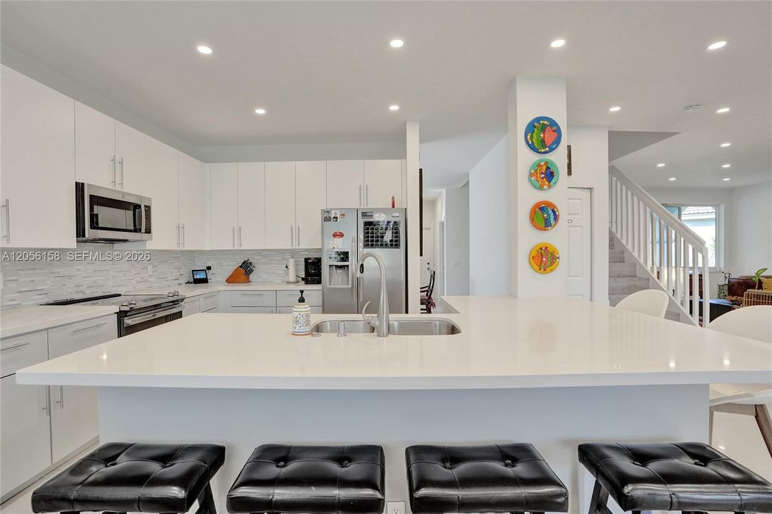 En Venta: $1,088,000 (5 camas, 3 baños, 2480 Pies cuadrados)