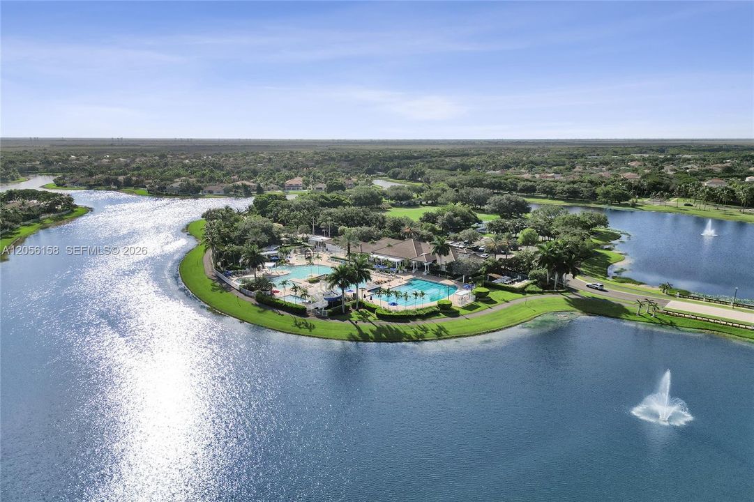 En Venta: $1,088,000 (5 camas, 3 baños, 2480 Pies cuadrados)