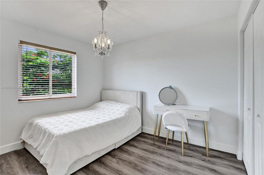 En Venta: $1,088,000 (5 camas, 3 baños, 2480 Pies cuadrados)