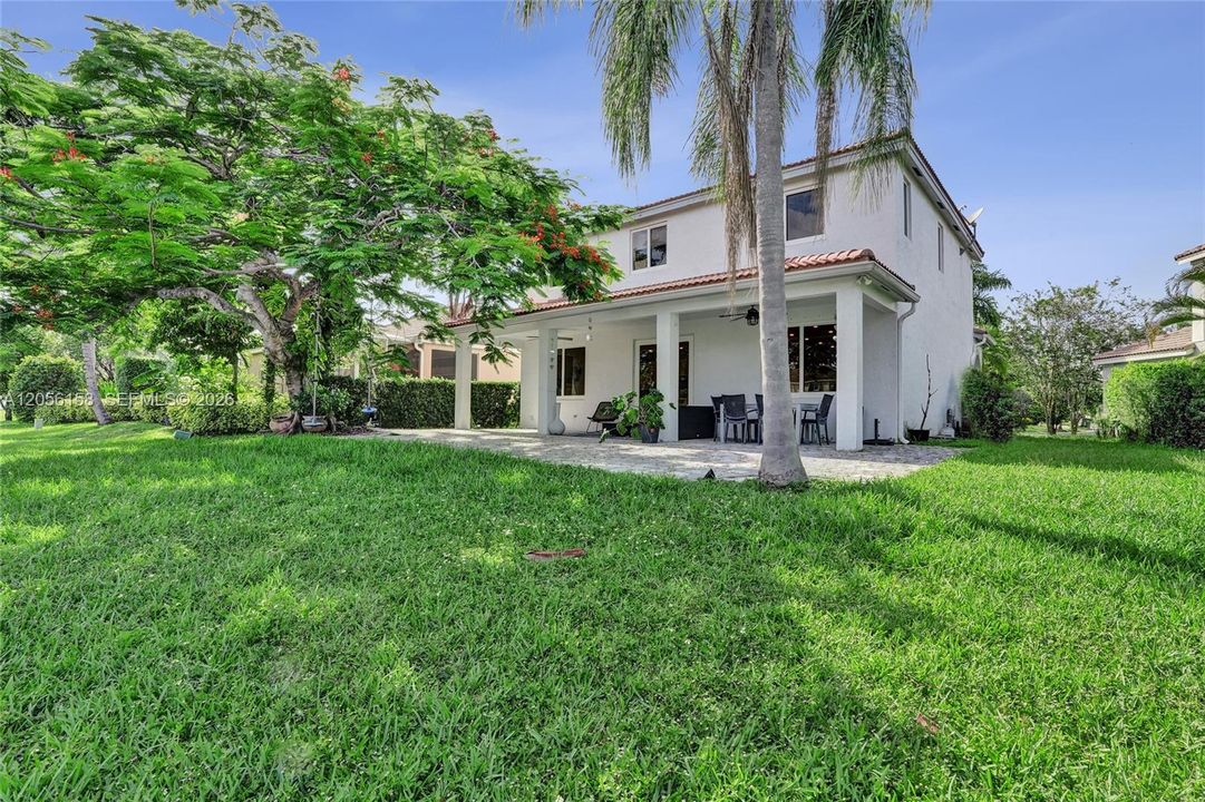 En Venta: $1,088,000 (5 camas, 3 baños, 2480 Pies cuadrados)