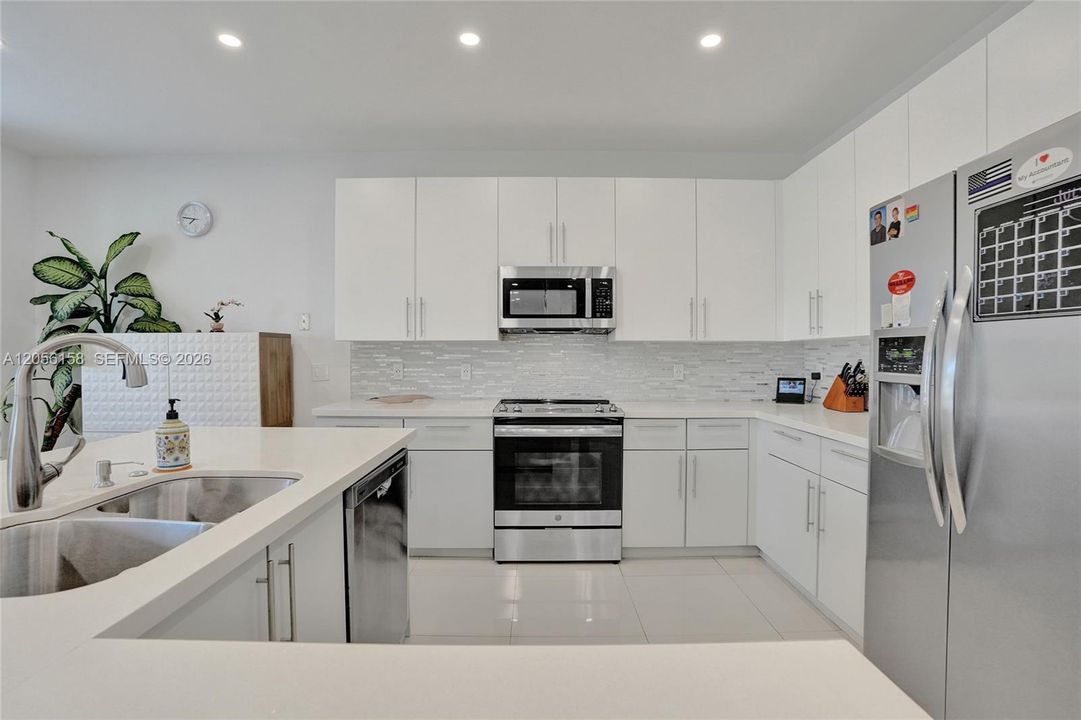 En Venta: $1,088,000 (5 camas, 3 baños, 2480 Pies cuadrados)