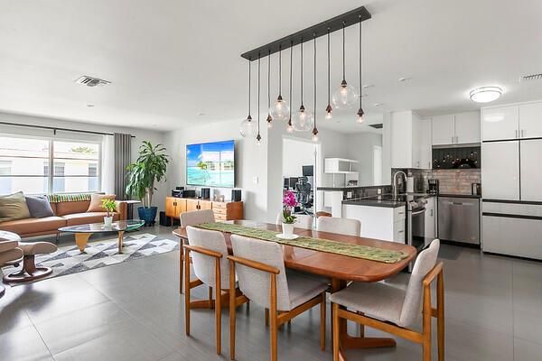 Living/Dining RM