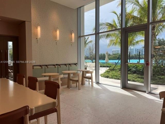 laguna coffe room