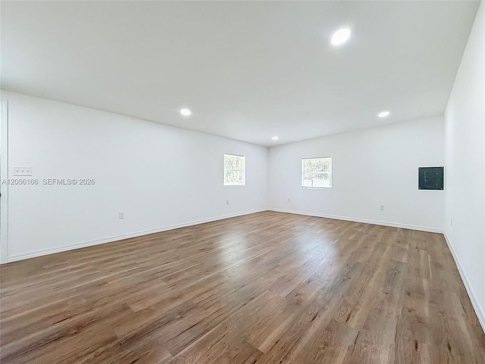 На продажу: $195,000 (4 спален, 3 ванн, 2416 Квадратных фут)