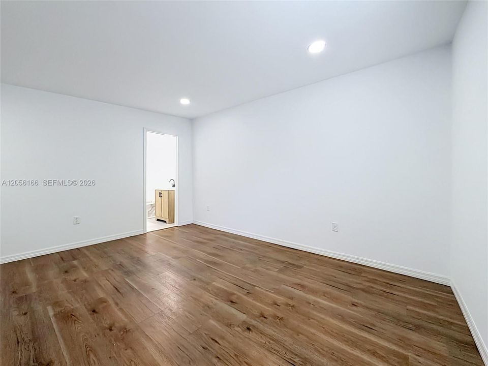 На продажу: $195,000 (4 спален, 3 ванн, 2416 Квадратных фут)