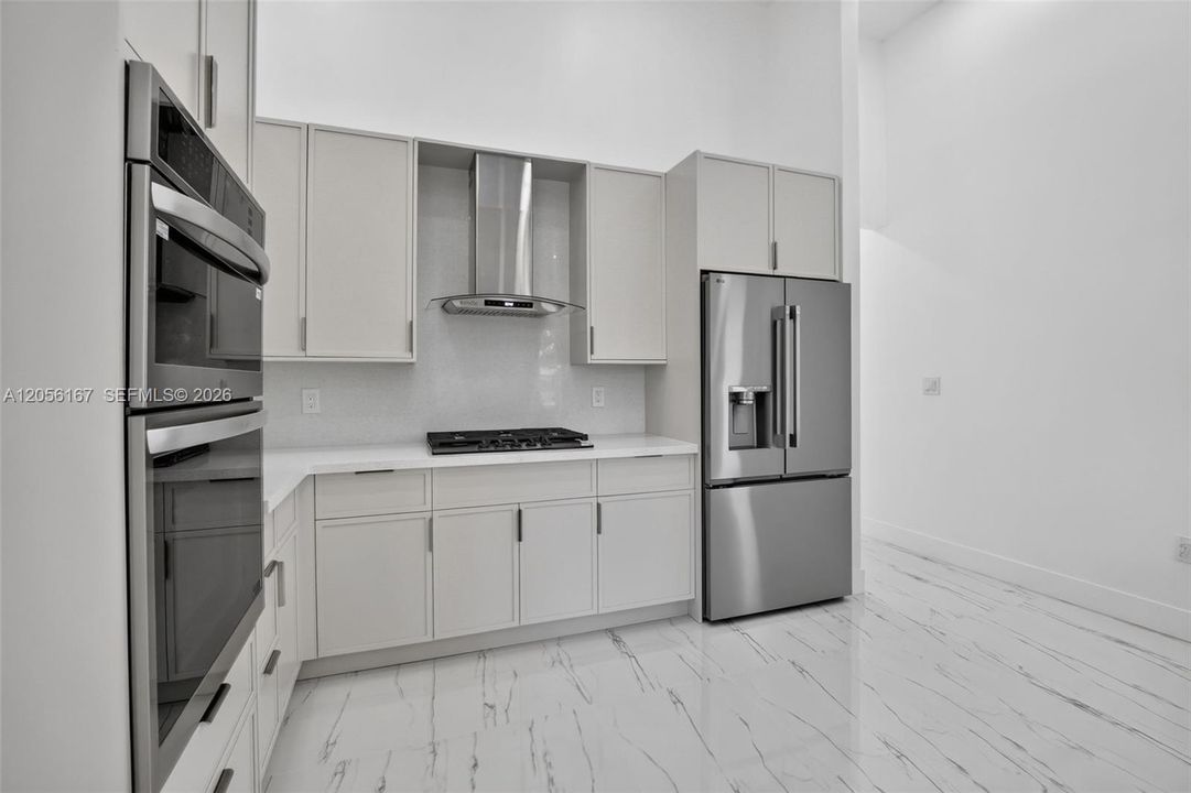 На продажу: $989,900 (6 спален, 4 ванн, 2830 Квадратных фут)