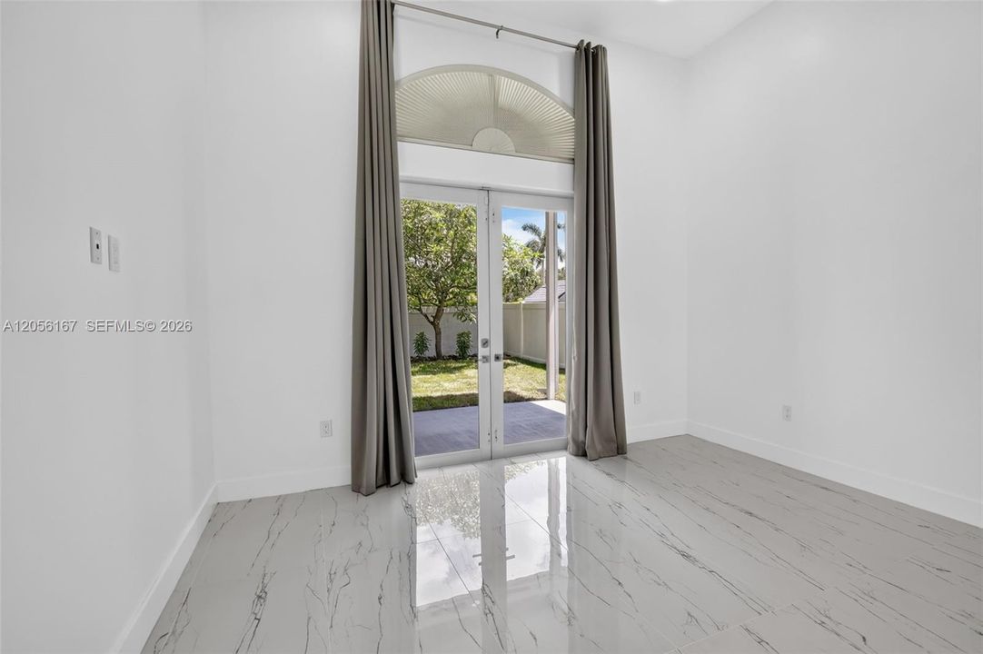 На продажу: $989,900 (6 спален, 4 ванн, 2830 Квадратных фут)