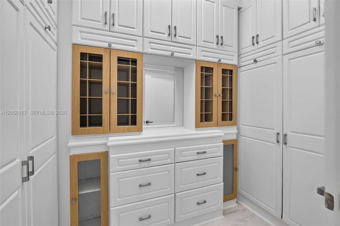 На продажу: $989,900 (6 спален, 4 ванн, 2830 Квадратных фут)