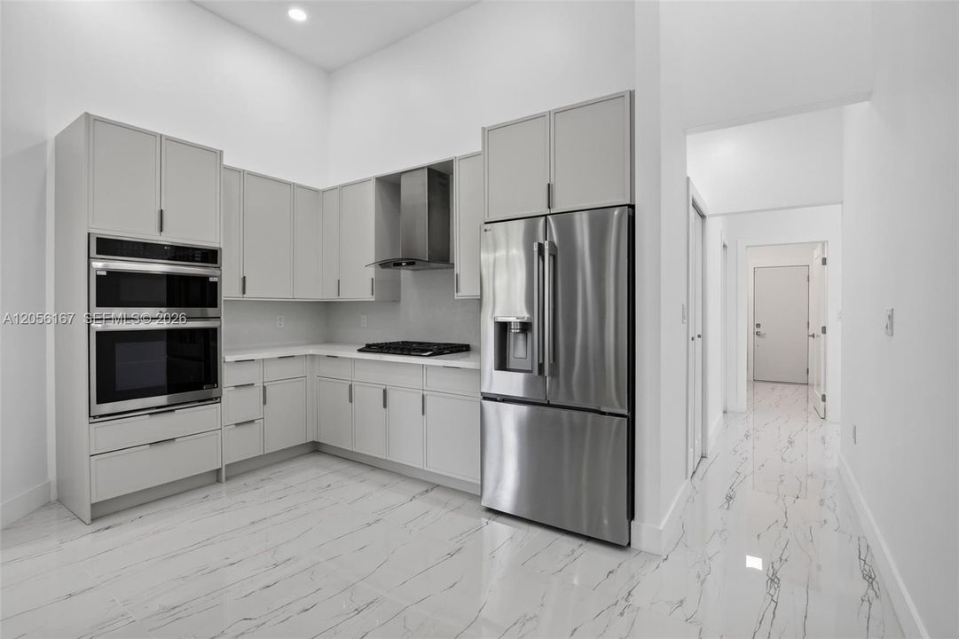 На продажу: $989,900 (6 спален, 4 ванн, 2830 Квадратных фут)