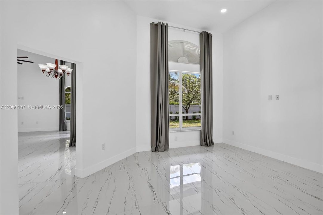 На продажу: $989,900 (6 спален, 4 ванн, 2830 Квадратных фут)