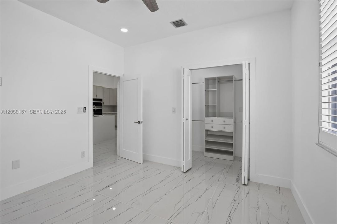 На продажу: $989,900 (6 спален, 4 ванн, 2830 Квадратных фут)