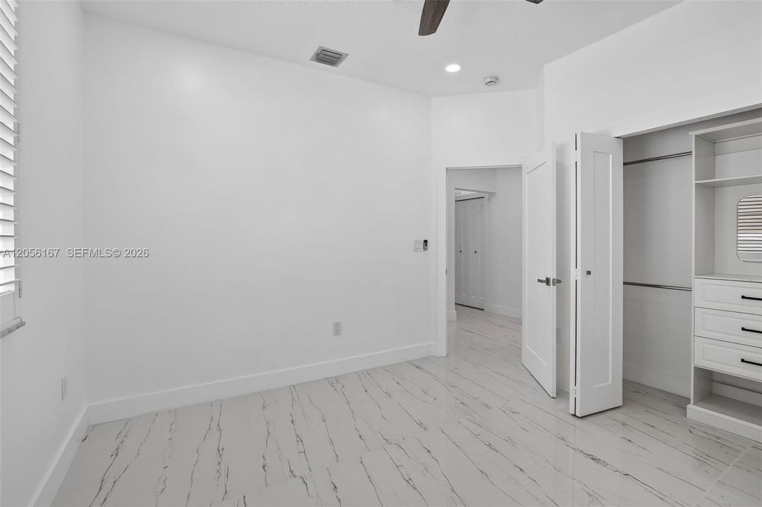 На продажу: $989,900 (6 спален, 4 ванн, 2830 Квадратных фут)