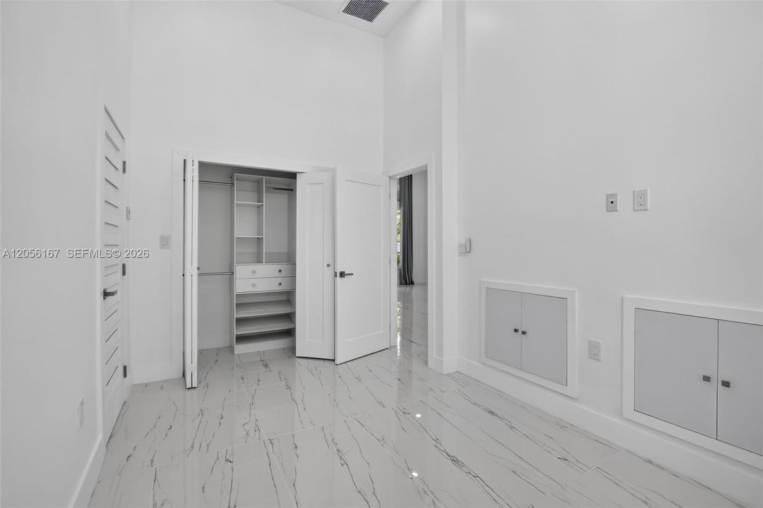На продажу: $989,900 (6 спален, 4 ванн, 2830 Квадратных фут)