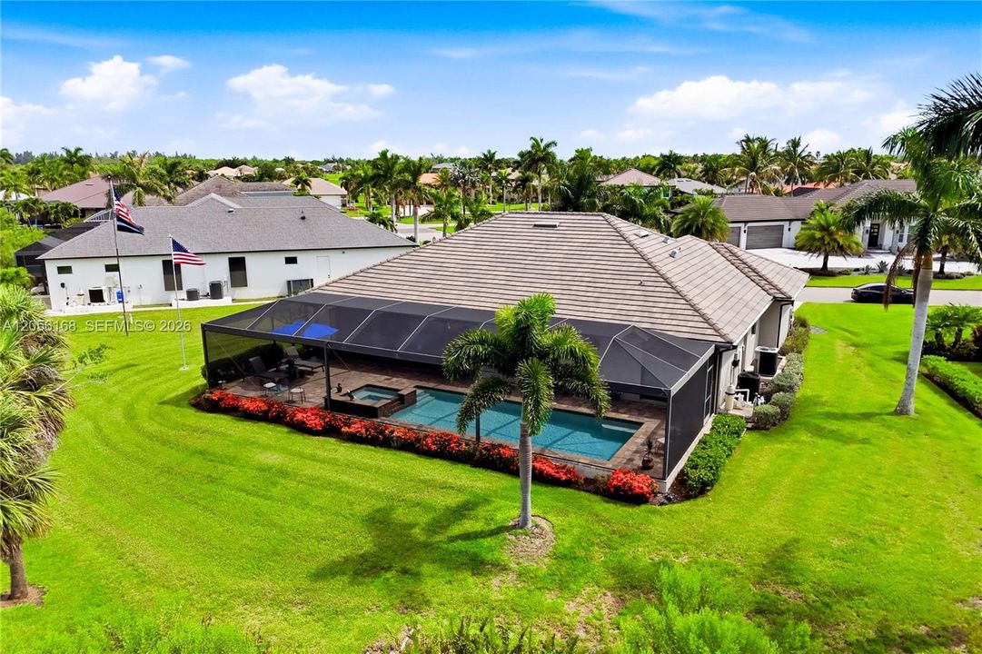 Activo con contrato: $749,900 (3 camas, 2 baños, 2215 Pies cuadrados)