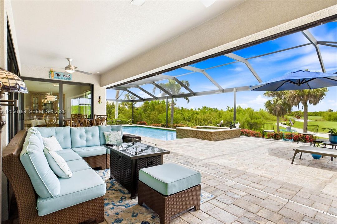 Activo con contrato: $749,900 (3 camas, 2 baños, 2215 Pies cuadrados)