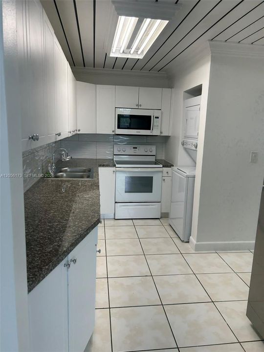 For Rent: $2,150 (2 beds, 2 baths, 960 Square Feet)