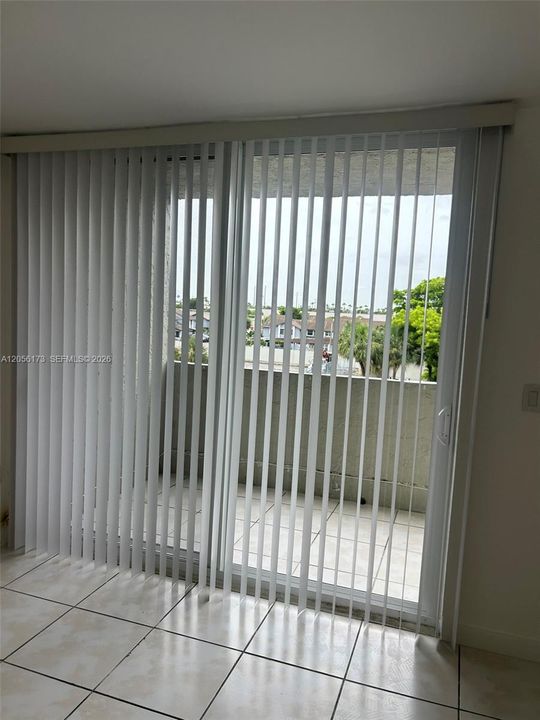 For Rent: $2,150 (2 beds, 2 baths, 960 Square Feet)