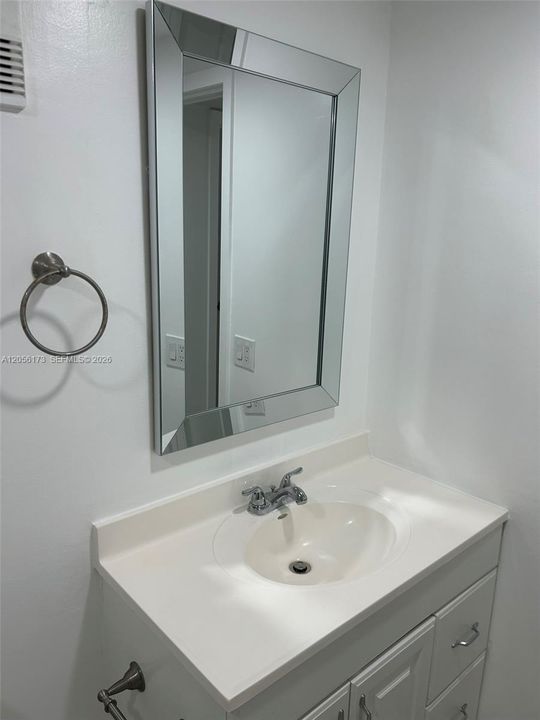 For Rent: $2,150 (2 beds, 2 baths, 960 Square Feet)