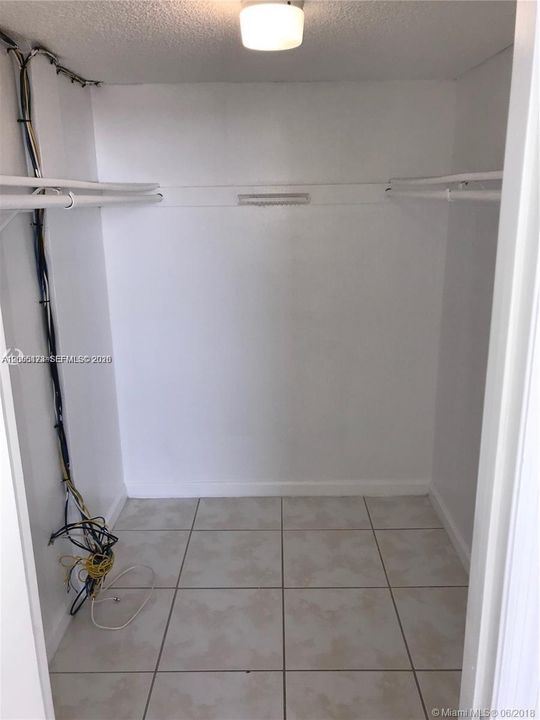 For Rent: $2,150 (2 beds, 2 baths, 960 Square Feet)