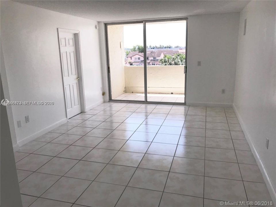 For Rent: $2,150 (2 beds, 2 baths, 960 Square Feet)