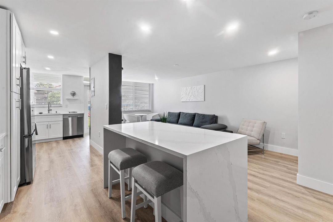 006-108ParadiseHarbourBoulevard-107-Nort