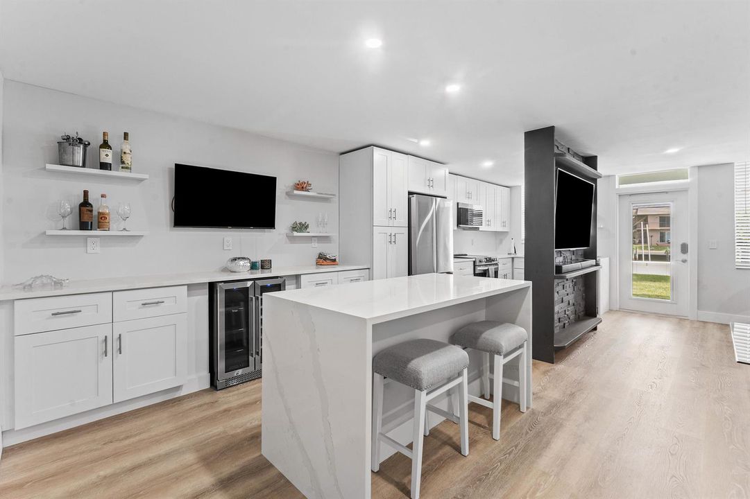 108 Paradise Boulevard 107