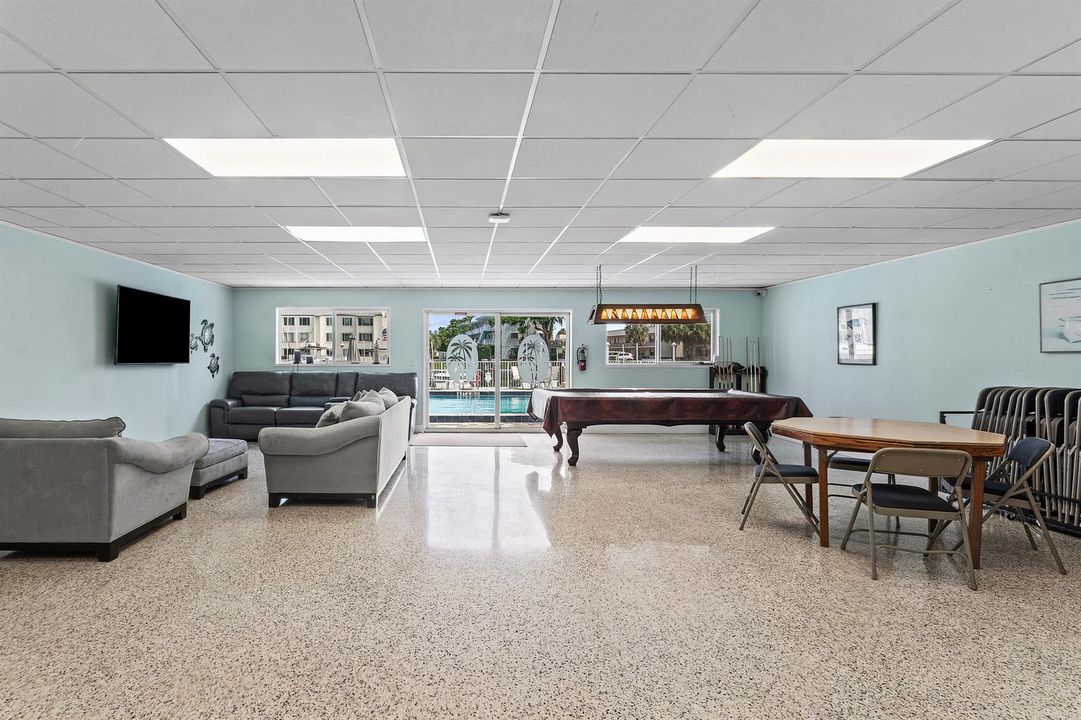 025-108ParadiseHarbourBoulevard-107-Nort