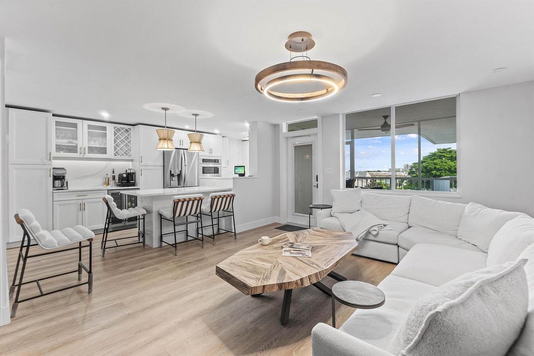 011-108ParadiseHarbourBoulevard-502-Nort