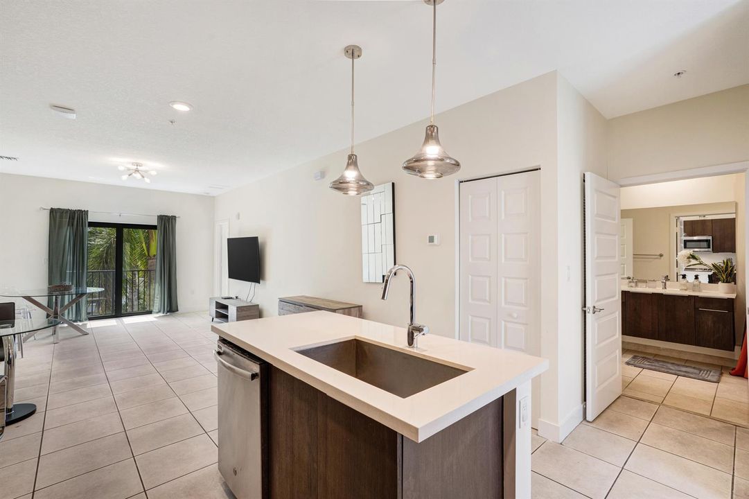 4725-Northwest-85th-Ave-43-Doral-FL-3316