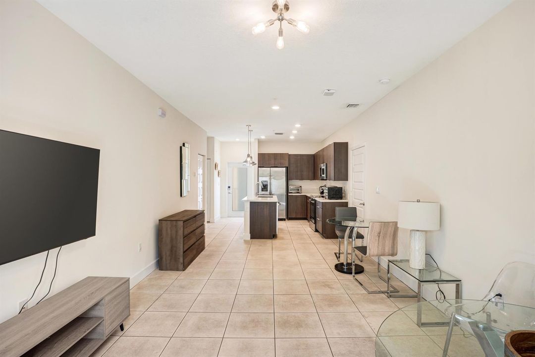 4725-Northwest-85th-Ave-43-Doral-FL-3316