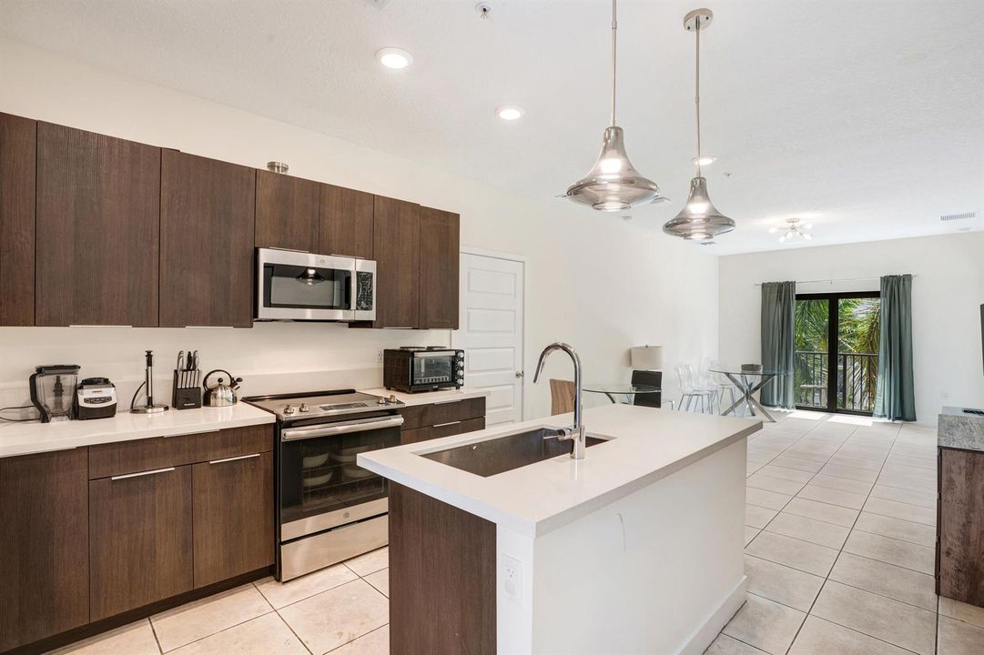 4725-Northwest-85th-Ave-43-Doral-FL-3316