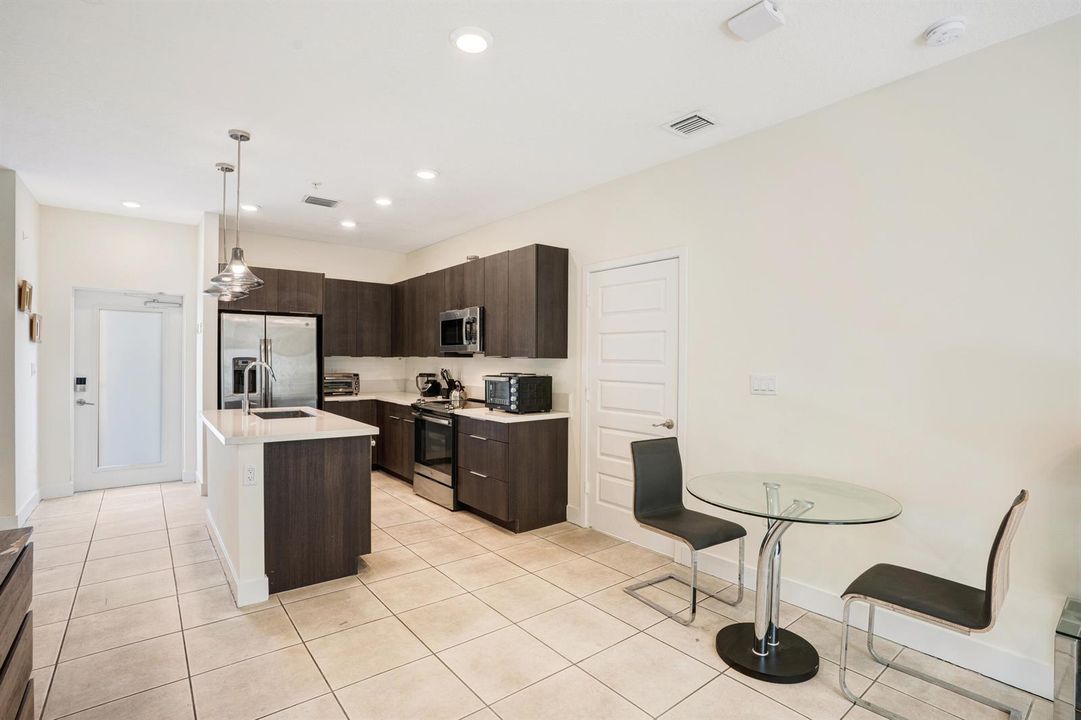 4725-Northwest-85th-Ave-43-Doral-FL-3316