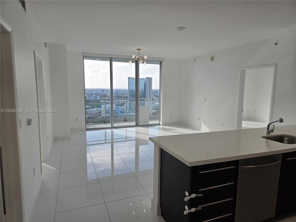 For Rent: $3,900 (2 beds, 2 baths, 1079 Square Feet)