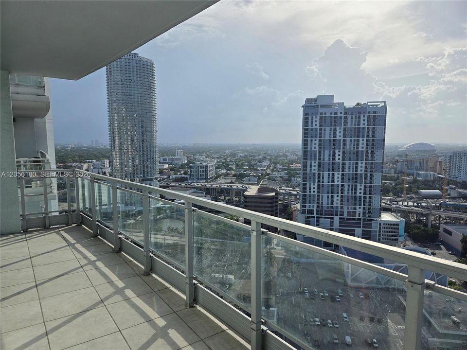 For Rent: $3,900 (2 beds, 2 baths, 1079 Square Feet)