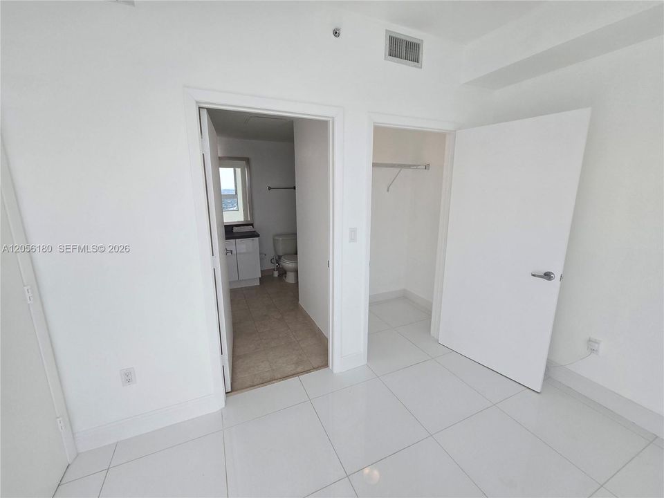 For Rent: $3,900 (2 beds, 2 baths, 1079 Square Feet)