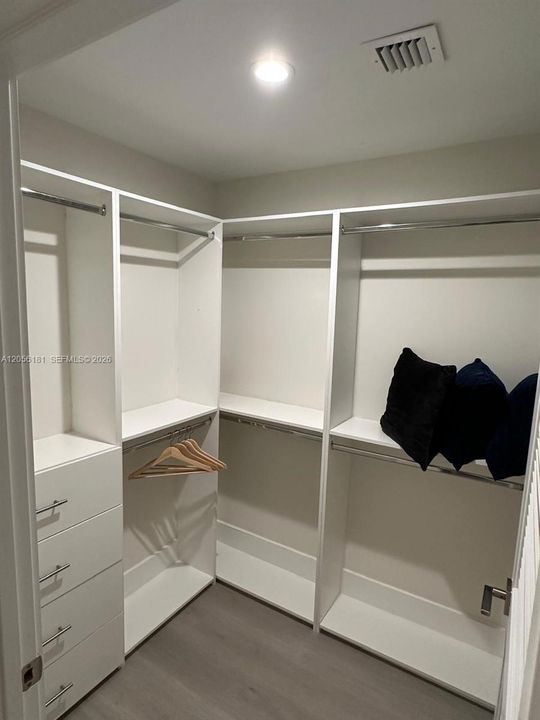 В аренду: $3,000 (2 спален, 2 ванн, 1170 Квадратных фут)