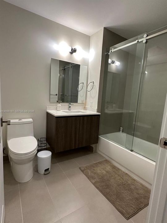 В аренду: $3,000 (2 спален, 2 ванн, 1170 Квадратных фут)