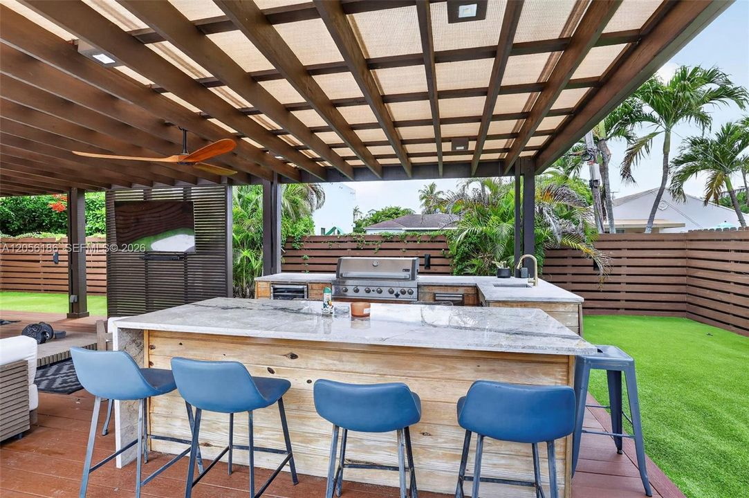 En Venta: $2,000,000 (3 camas, 2 baños, 1663 Pies cuadrados)