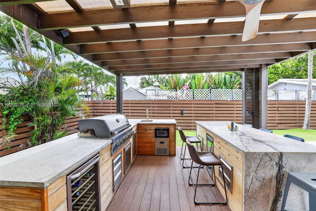 En Venta: $2,000,000 (3 camas, 2 baños, 1663 Pies cuadrados)
